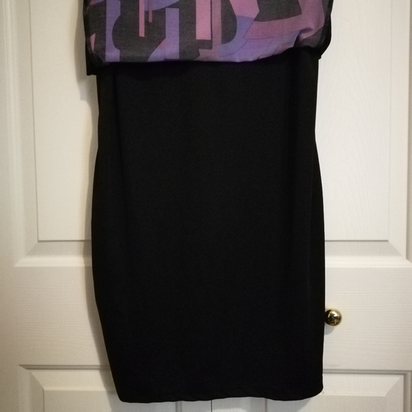 Attitude Sleeveless Dress - Picture 4 of 5